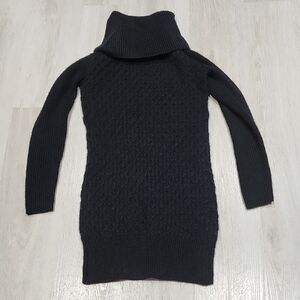 VENUS Black Cable-Knit Turtleneck Sweater